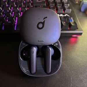 Anker Midnight Black Earbud Headphones